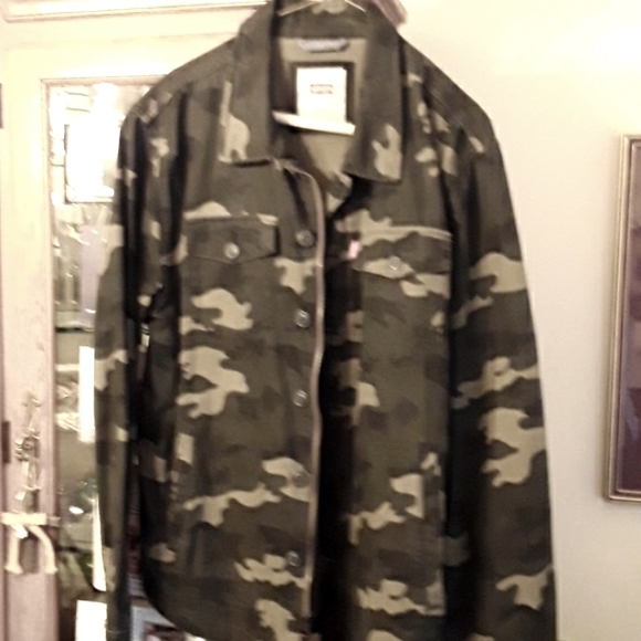 Young Men's Levi's Lightweight Jacket - Picture 1 of 11